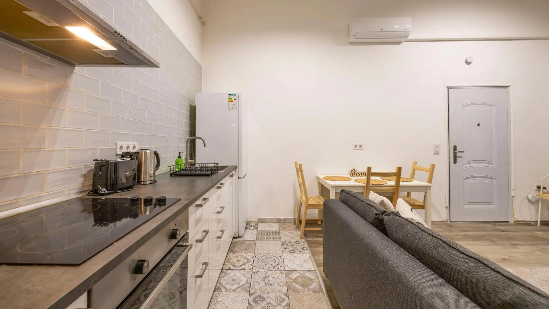 Central & Cozy Superior Terez Boulevard Apartment Budapest