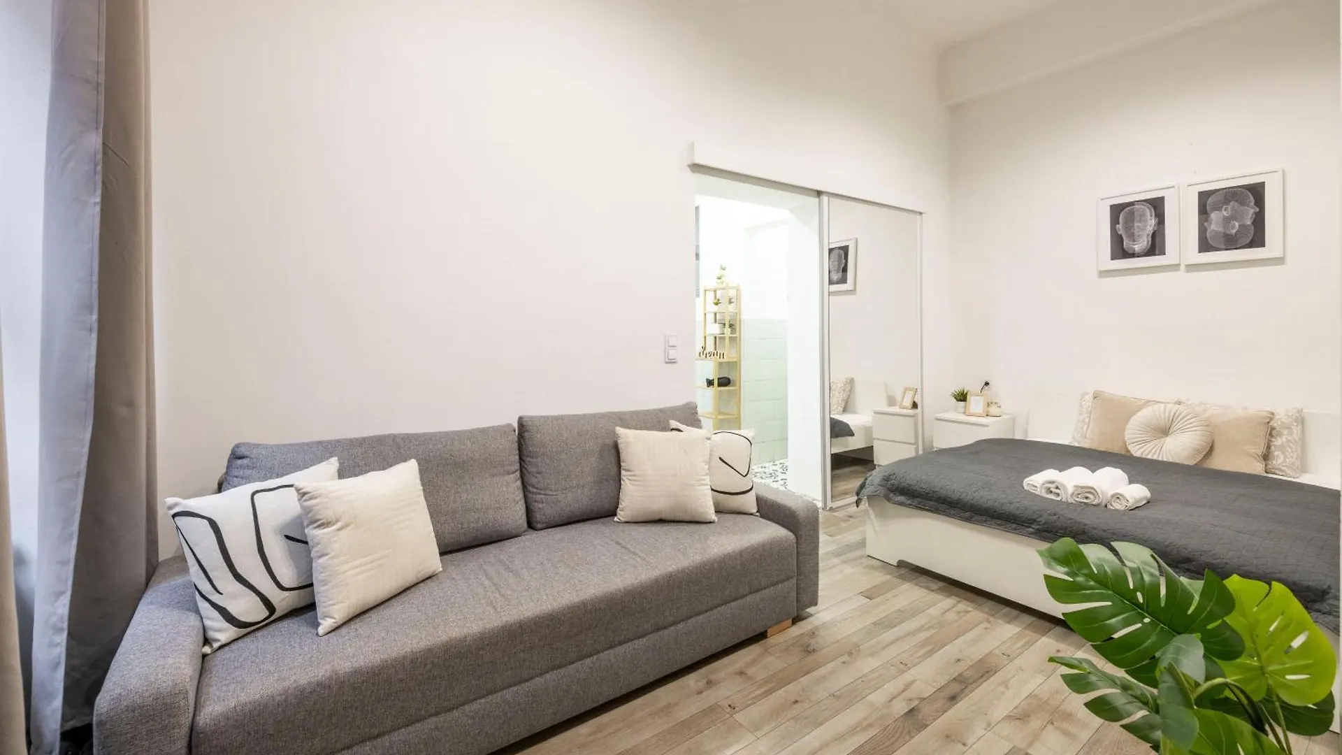 Central & Cozy Superior Terez Boulevard Apartment Budapest