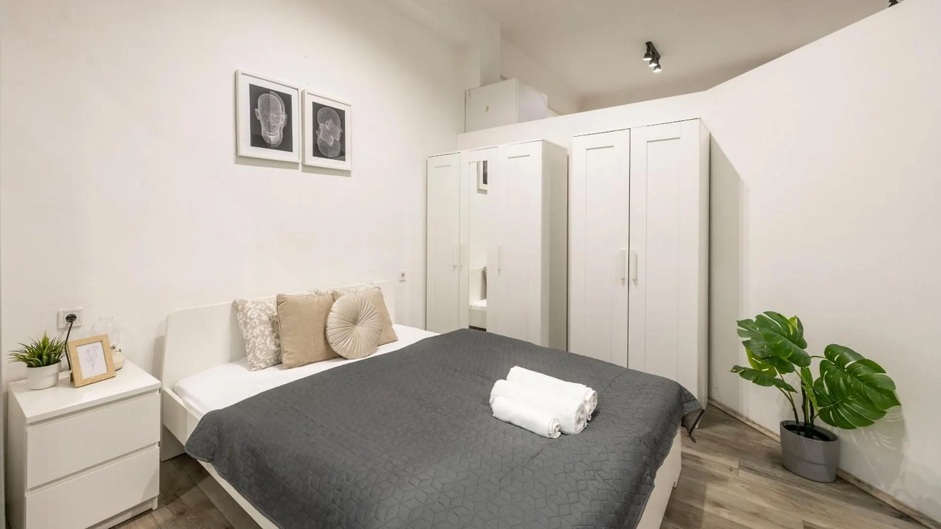 Central & Cozy Superior Terez Boulevard Apartment Budapest
