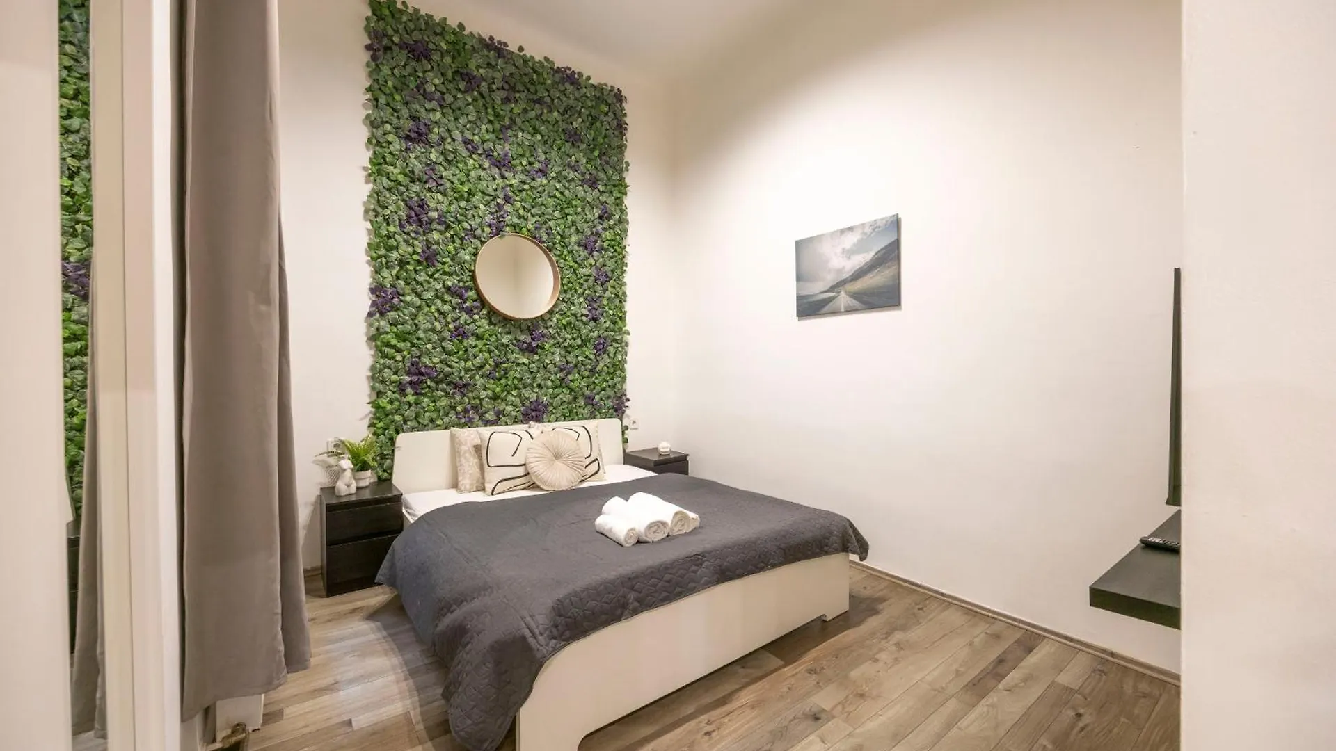 Central & Cozy Superior Terez Boulevard Apartment Budapešť